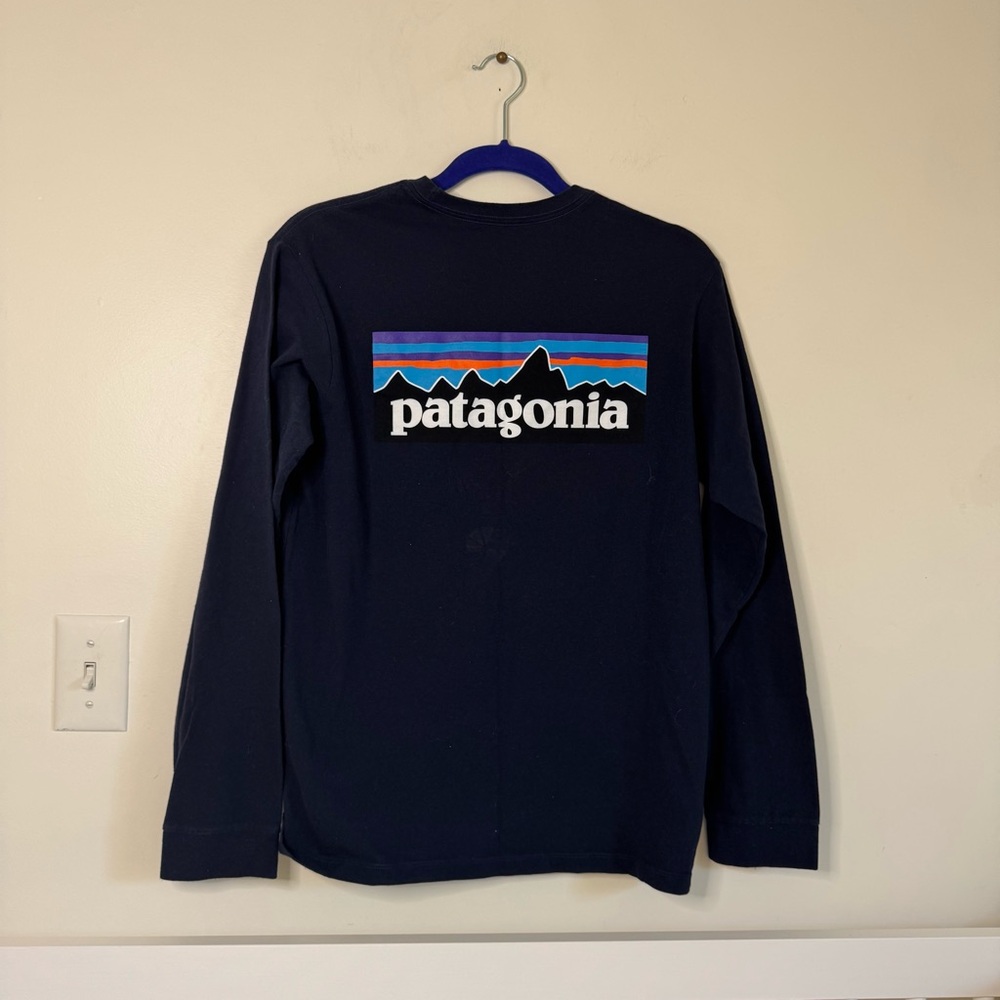 Patagonia Men's Long-Sleeved P-6 Logo Responsibili-Tee small